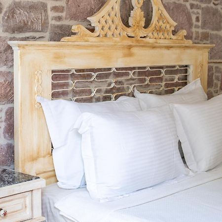 Cunda Mor Limon Otel Ayvalı Eksteriør bilde