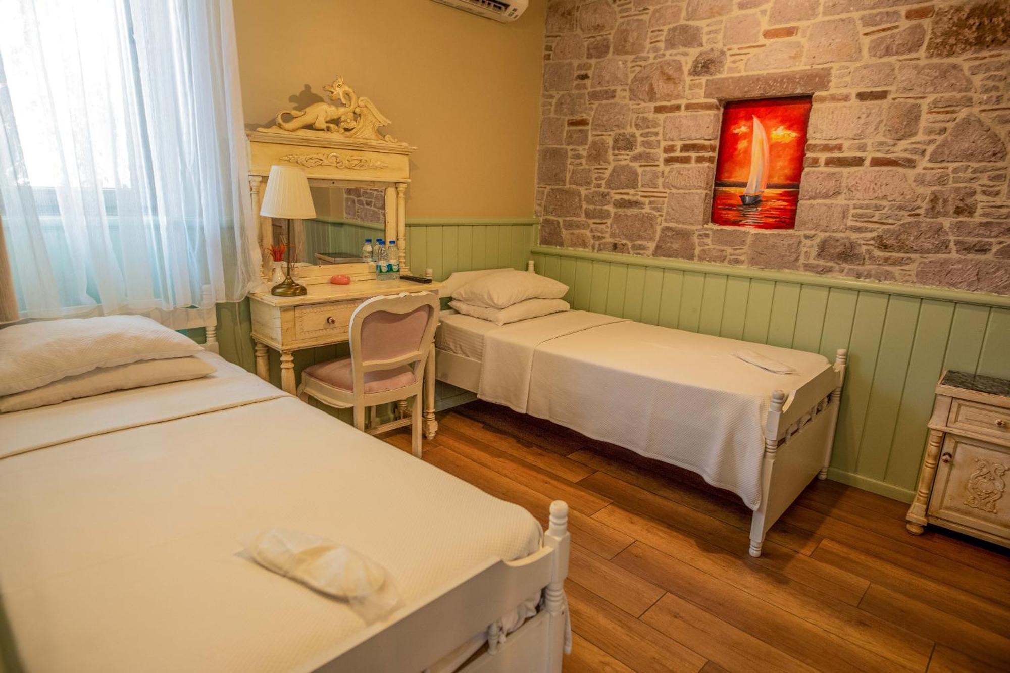 Cunda Mor Limon Otel Ayvalı Eksteriør bilde