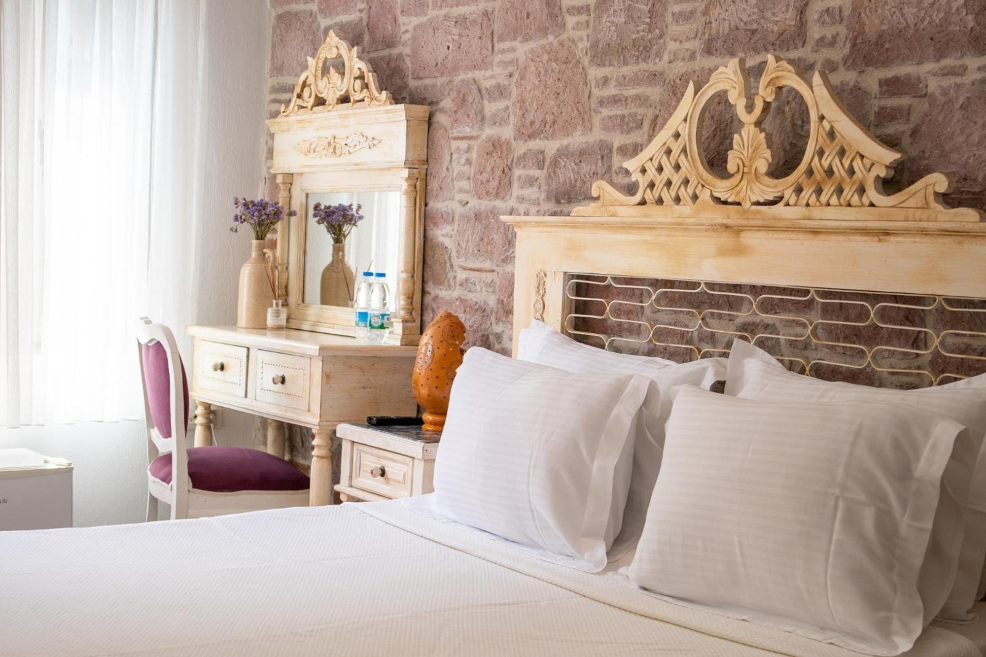 Cunda Mor Limon Otel Ayvalı Eksteriør bilde