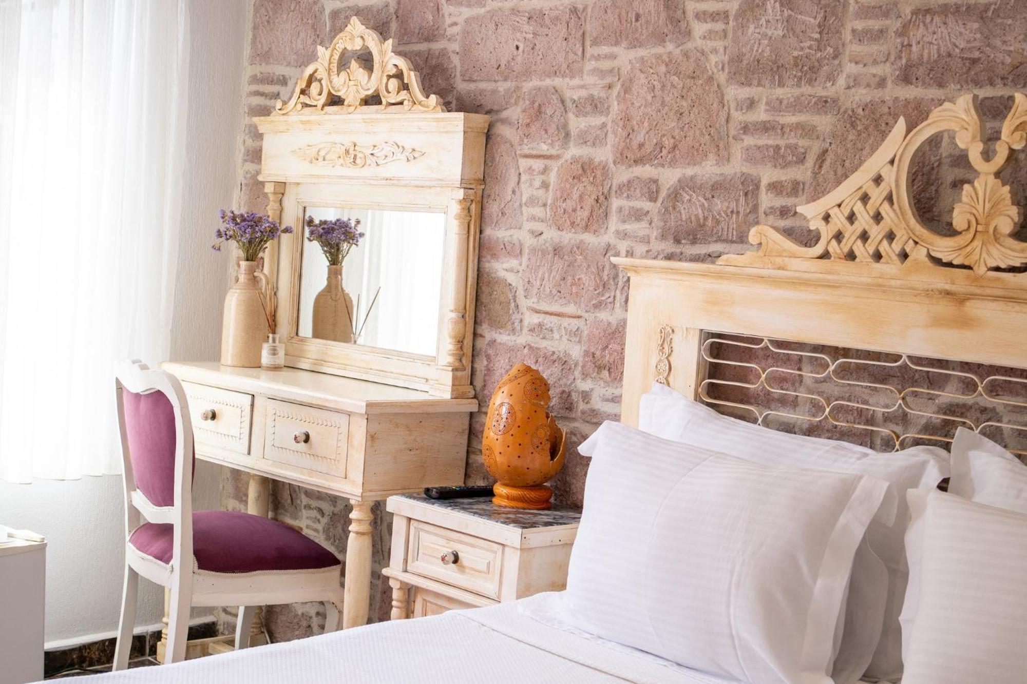 Cunda Mor Limon Otel Ayvalı Eksteriør bilde