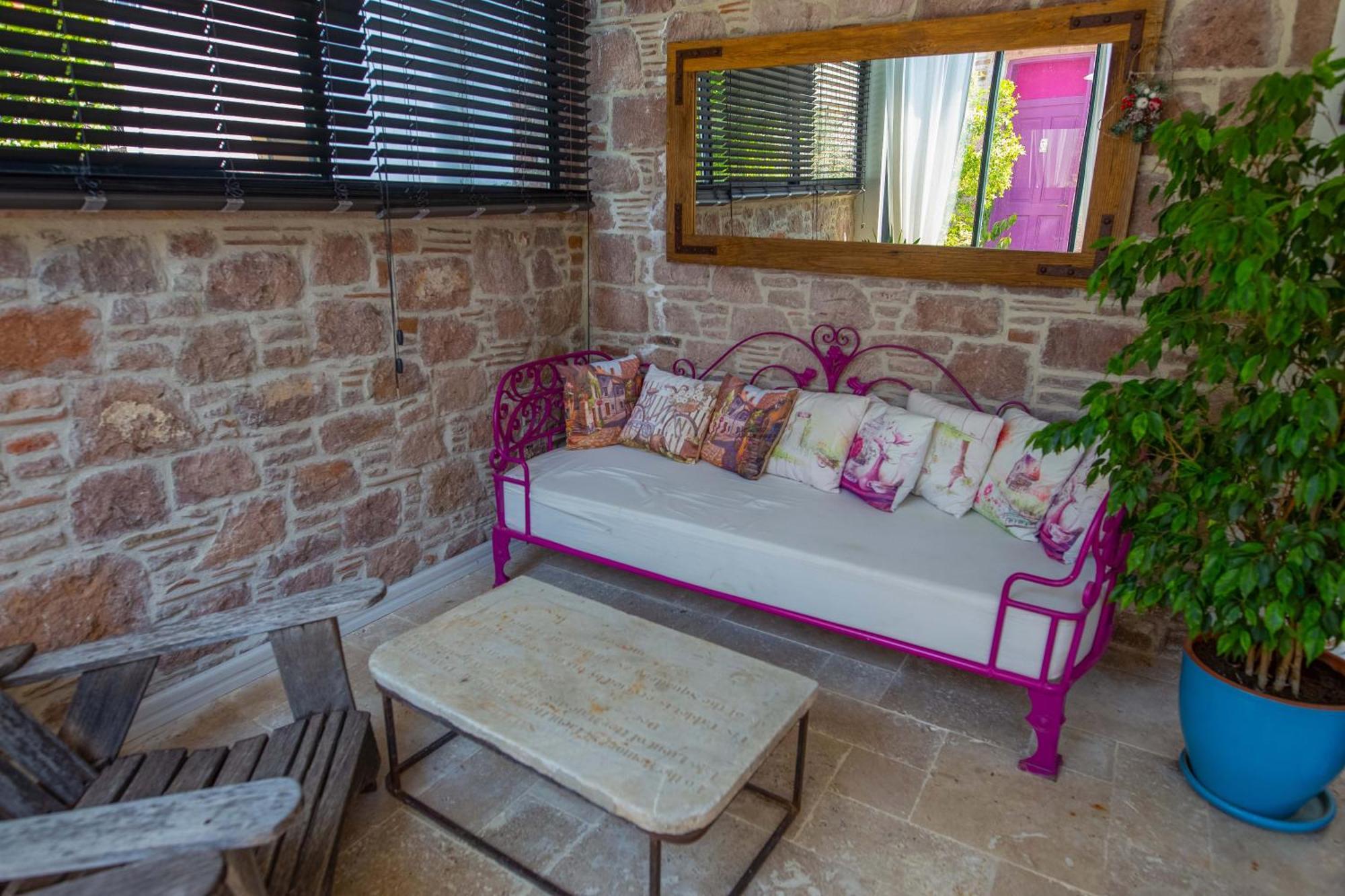 Cunda Mor Limon Otel Ayvalı Eksteriør bilde
